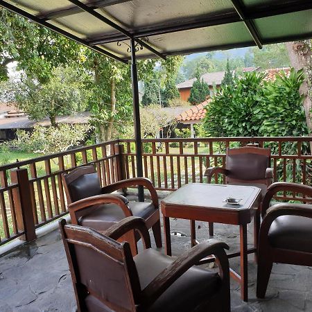 Yehezkiel Hotel Lembang Mitra Reddoorz Eksteriør billede